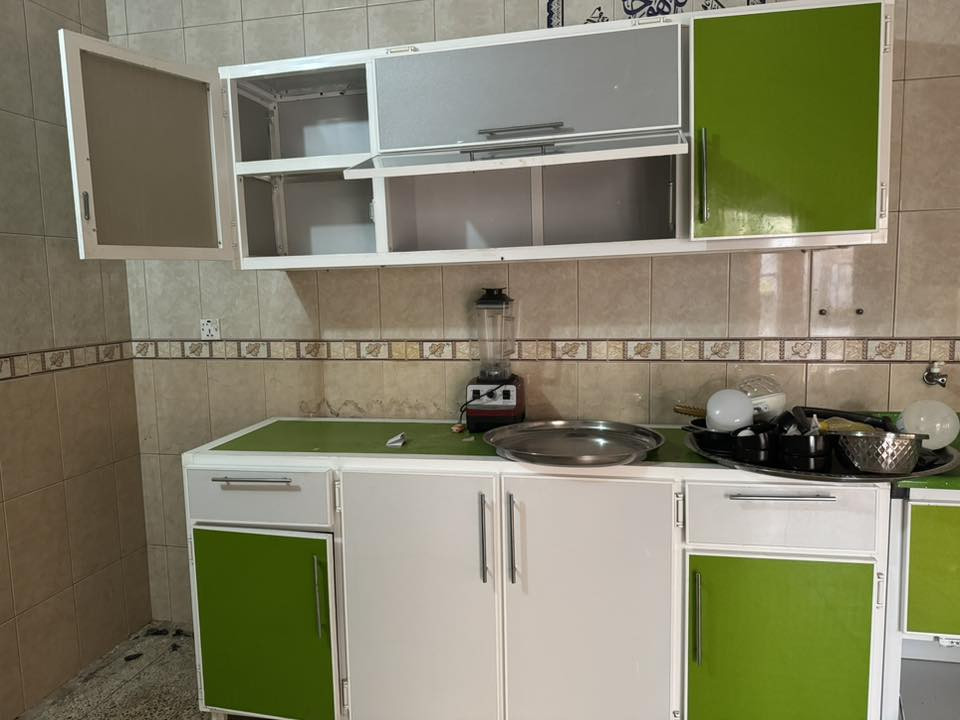 سلام عليكم كاونتر للبيع نظيف كلش بيه تصليح كلش بسيط الاستفسار والاتصال على الرقم ***********
