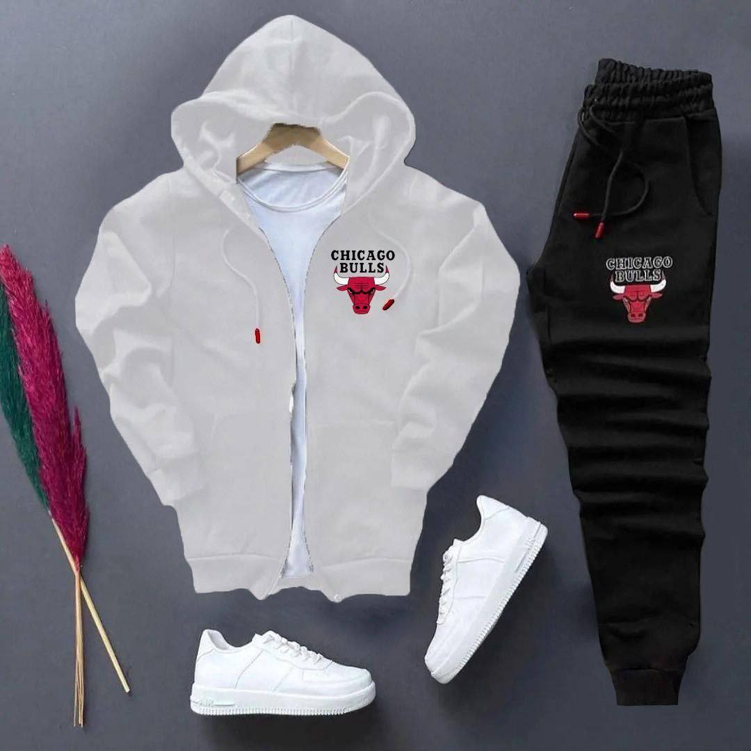🏁 ترنج الطور  Chicago Bulls 
🧱 خامة ميلتون تقيلة —ضدد الوبره والانكماش 
🧥 طقم كامل: جاكت بسوستة + بنطلون
 خامة تدفي وتستحمل الاستخدام اليومي
 تصميم رياضي واضح وشكل ثابت على الجسم
 بزونط عملي + جيب أمامي لراحة أكتر

🎨 الألوان المتوفرة:
أسود — أبيض — رصاصي — أحمر

📊 المقاسات حسب الوزن:
▪️من 55 لـ 70 كجم → L
▪️من 70 لـ 80 كجم → XL
▪️من 80 لـ 95 كجم → XXL

🚚 متاح شحن لجميع المحافظات
للحجز والاستفسار 👈 ابعتلنا خاص


**إذا كنت صاحب هذا الإعلان وتريد حذفه لأي سبب، رجاءا أرسل رسالة إلى الدعم الفني**
