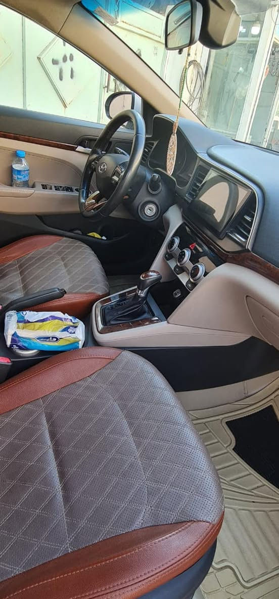 اللنتراء موديل 19 خليجيه بيها بس قبق الجنطه مبدل ابلادي بسمي السياره رقم ديالى السعر 145 بيهامجال ***********
