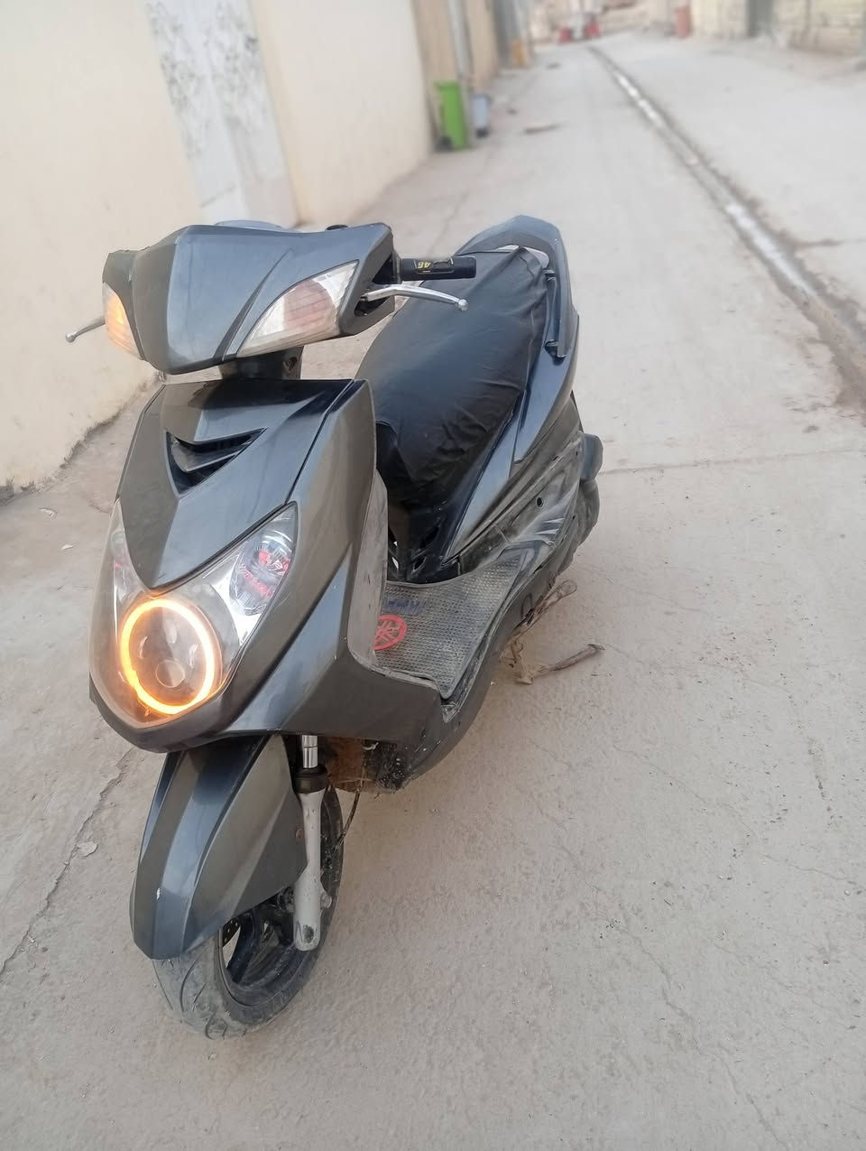 سلام عليكم دراجه سكنس فحل نوزل نكره سلف مكينه ناعمه ماشيه 39الف نضيفه مال جناي سعر650 رقم الهاتف *********** قضاء القاسم
