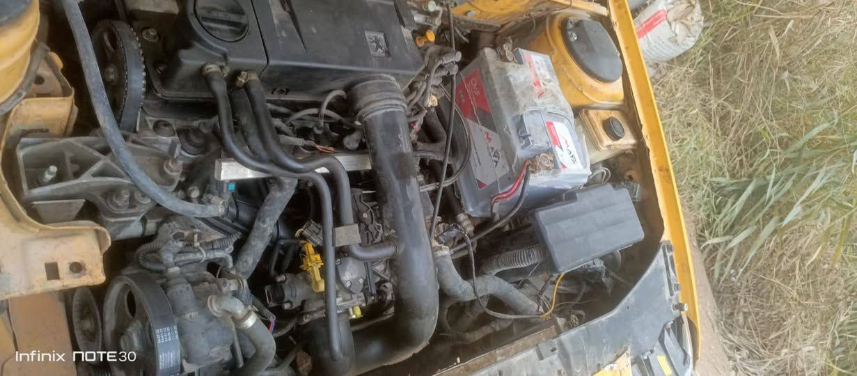 سمد للبيع موديل 11 كفاله عامه تبريد تدفئه شغاله كير و مكينه مكفولات حداديه تخم تاير كله جديد كبل للشارع على باب الله عنوان كربلاء الحسينيه رقم الهاتف *********** ما متواجد على الفيس فقط اتصال السعر 30 وبيها مجال
