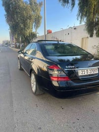 مكلف بلنشر   ‏سلام عليكم مارسيدس 350  موديل 2006  ‏بيه صبغ قطعتين كلير...