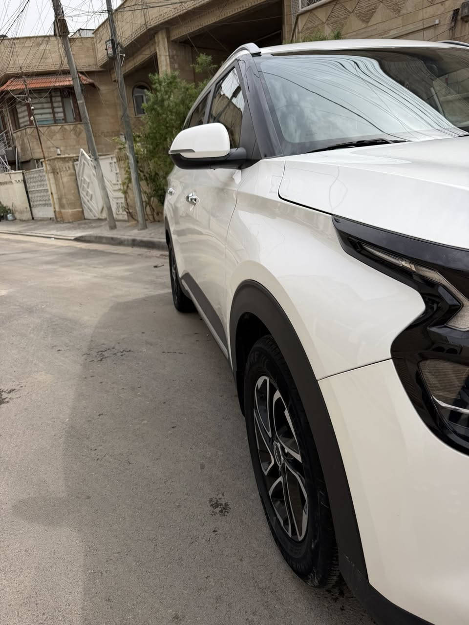 ( اللهم صل على محمد وال محمد )
السلام عليكم كيا كارنز 2025 للبيع (فقط) 
محرك 1500 دبل نوزل 
7 راكب كراسي منفصل 
كامرة خلفي مع حساس امامي وخلفي 
فتحة سقف 
لد نهاري 
كراسي جلد 
بردات خلفية 
تبريد 3 قطع 
ماشية 22 الف كيلو 
رقم بغداد ب اسمي 
بيه فقط البك لايت الخلفي جه السايق مكسور موضح في الصورة
الباقي كله مكفول ان شاءالله 
*********** ابو امير
