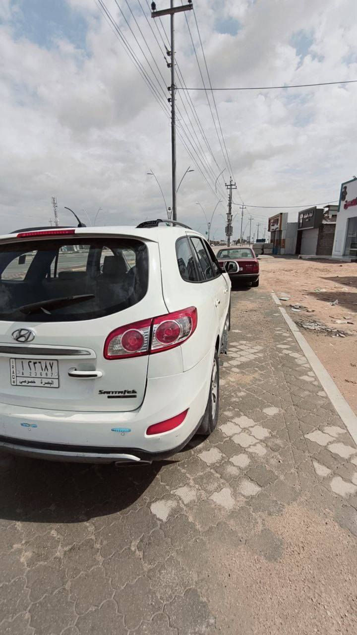 سنتافي للبيع 
موديل2012 

سنويه 28 
بسمي  واريد تحويل
سياره  مالجناي 
وارد خليجي
6 سلندر  
فول مواصفات
 محرك كير كفاله 
 سياره مكفوله من الحادث 
سعر 130 وبيه مجال
عنوان بصره 
***********
