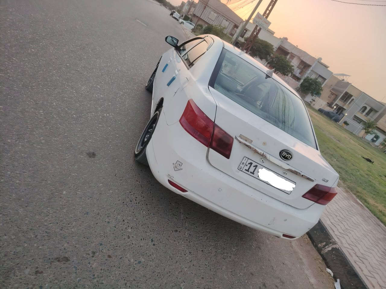 بي واي دي موديل 2013
كير عادي رقم بغداد رقم انكليزي جديد 
مكينه بلادي هوندا ياباني... 
كله نضيف كير مكينه حدادية تبريد تخم تايرات نضافة 100٪
مكان السيارة بكربلاء.. 
السعر 46 
للاتصال ***********
