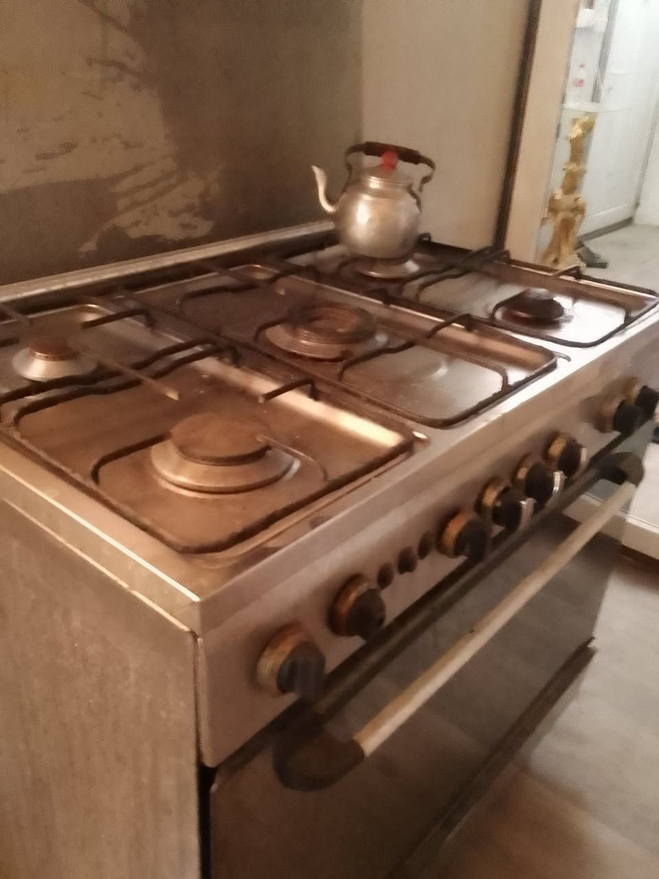 غراض بيت للبيع بسعر مناسب مستعملات شغاله. مبرده ايرانيه عدد اثنين غساله ال جي طخم قنفات طباخ مصري كاونتر مع سنك برادماء ثلاجه حجم ضغير ونواعم قرب اسواق اسطنبول ***********
