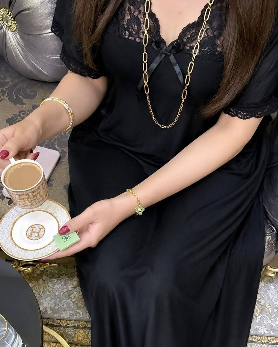 من قسم الملابس 🌹 
دشداشة بسواد فاحم ملكي 🖤🖤

تصميم ناعم ومرتب يبرز الأنوثة بذوق راقي 🖤
قماش خفيف ومريح بقصة انسيابية تجنن ❤️ 

القياسات / فري سايز تلبس من وزن 50 الى 80 كيلو ✔️
 🔥🔥 
🚘يوجد خدمة توصيل لجميع محافظات العراق ف🚘
 #مجمع_لافندر_للتسوق_الالكتروني


**إذا كنت صاحب هذا الإعلان وتريد حذفه لأي سبب، رجاءا أرسل رسالة إلى الدعم الفني**