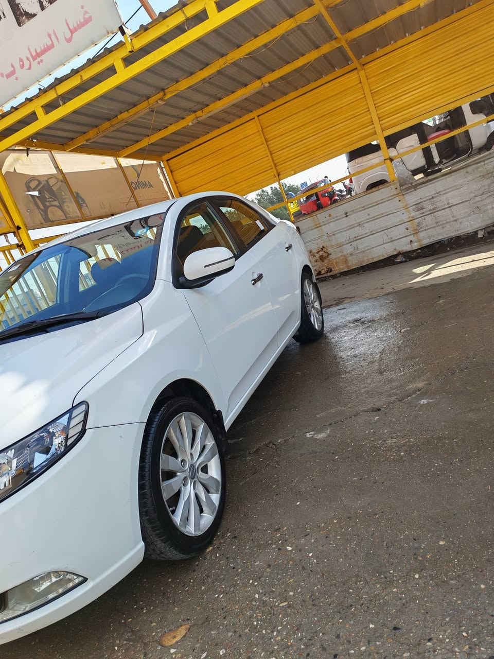 فقط مراوس بفورتي موديل 17 او 18 
سيراتو 2013 خليجي كلين ماعدا نص باب خلفي صبغ اثر طخة كلش بسيطة والباقي كلة كفالة سيارة  جديده جدا  رقم بغداد  بأسمي وهزة جديدة وتخم تاير جديد وصدر جديد


**إذا كنت صاحب هذا الإعلان وتريد حذفه لأي سبب، رجاءا أرسل رسالة إلى الدعم الفني**