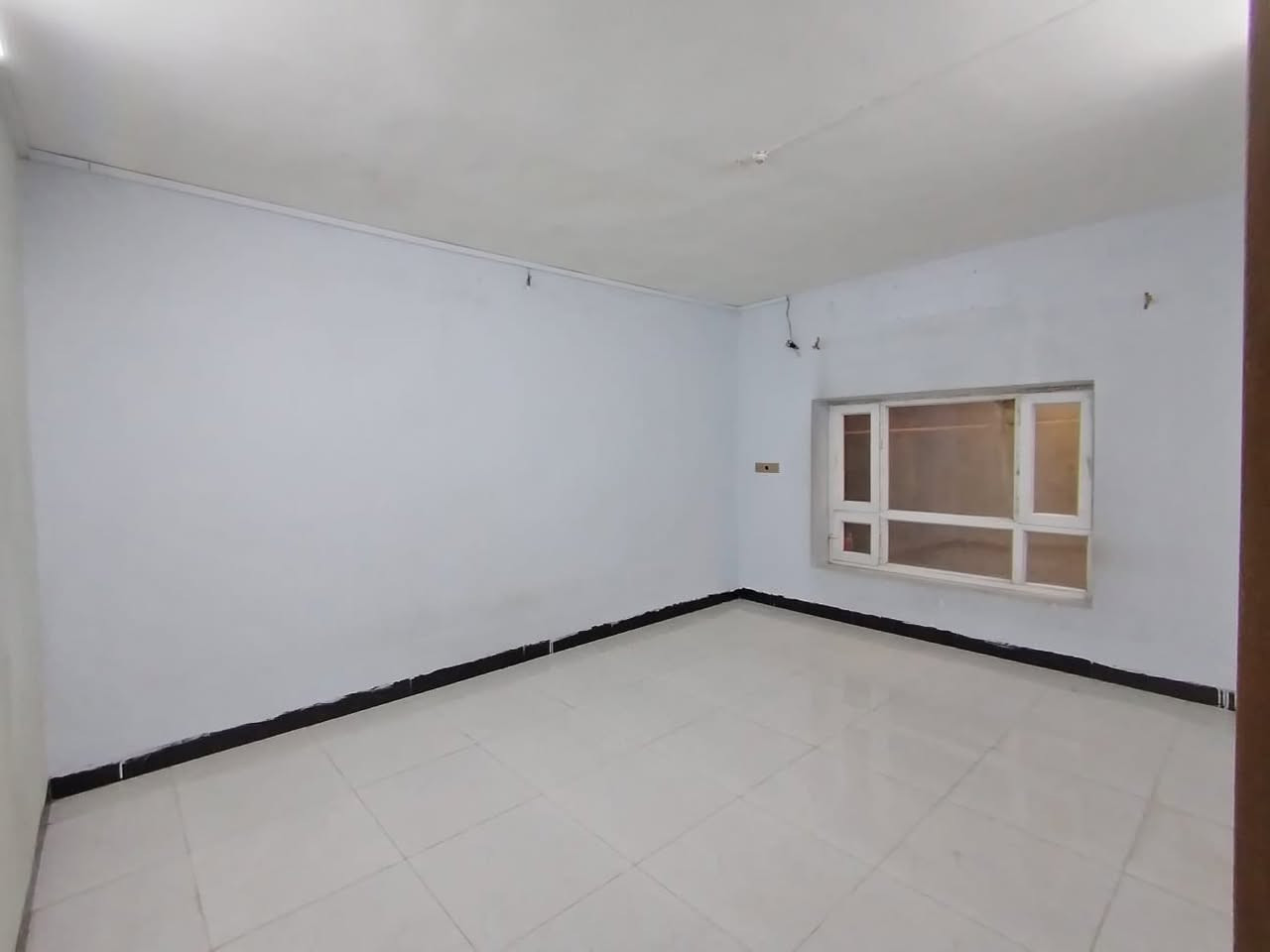 مشتمل ارضي للايجار ٢٠٠ متر غرفتين نوم ملحقاتها بحي الأسرة والمفقودين خلف جامع العدل ايجاره 
٣٠٠ الف نهايته وعائله موظفين 
***********
***********
