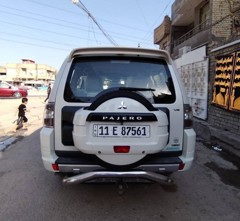 السلام عليكم
باجيرو ياباني ٢٠٠٨ خليجي سياره لوك على وضع الشركة لون لؤلؤي ابيض المرغوب صدفي رقم بغداد انكليزي سنويه ٢٠٣٠ فول مواصفات عده الدمام فور ويل مري شفط 
سياره جديده جدآ مكفوله كفاله عامه مكينه ٣٠٠٠ سلايت فتحه سبعه راكب كشنات جلد كشنات كهرباء تبريد ثلاث قطع ثلج تحكمات بالستيرن ثلاث شاشات تخم تاير جديد هسه شاده كوري اصلي صدر أمامي خلفي جديد مكينه وكير مكفولات حساسات بعد بيه هواي مواصفات 
مكانى بغداد السعر ١٢٣ رقم الهاتف ***********
