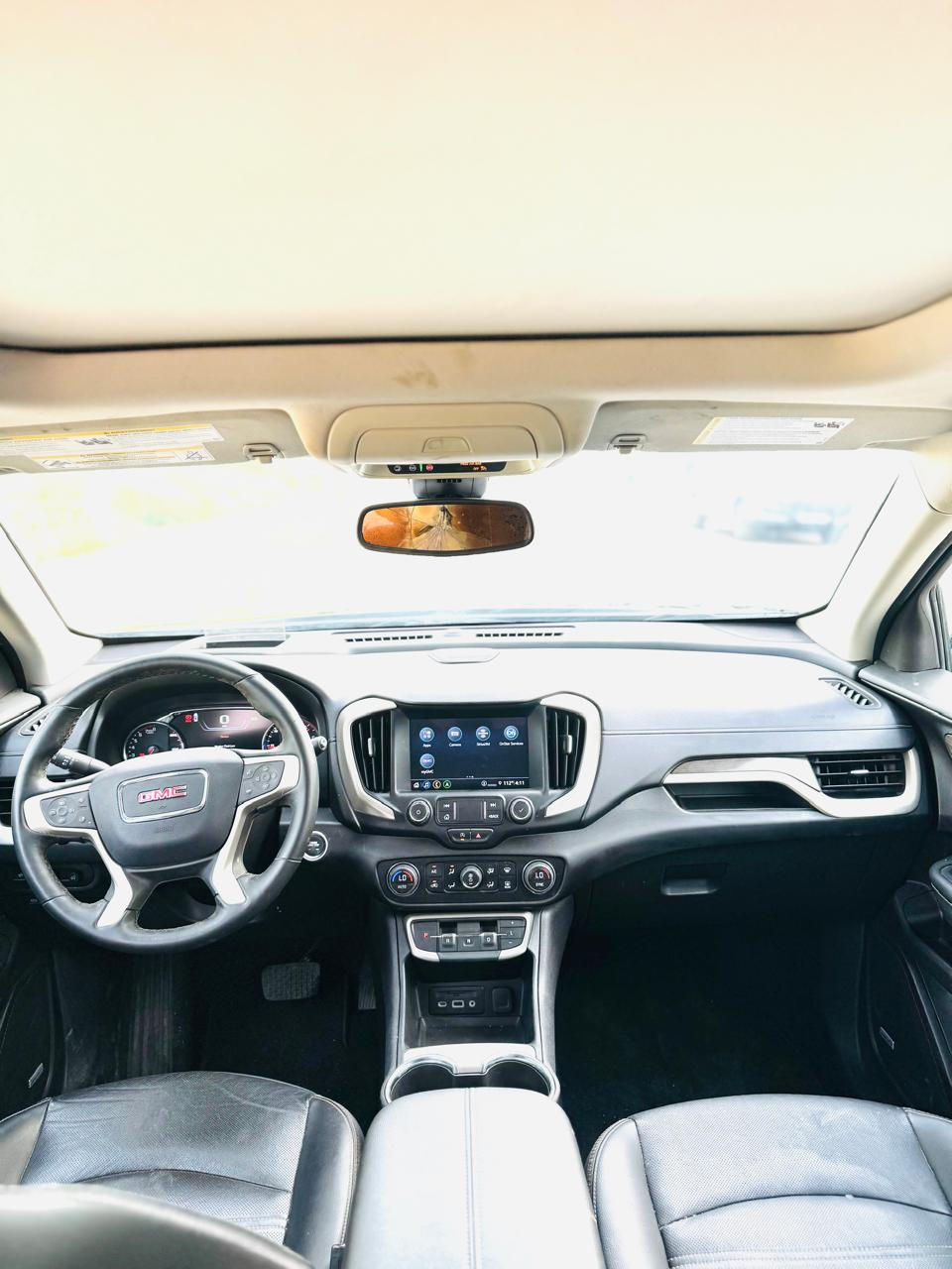 جي أم سي تيران دينالي 2024

2024 GMC Terrain, Awd Denali

#بيع_فقط

حره تترقم جميع المحافظات, مكانها العماره

المواصفات, فول الفول :

المحرك: 1.5 لتر تيربو 4 سلندر

القوة: 175 حصان

العزم: 275 نيوتن متر (203 lb-ft)

ناقل الحركة: أوتوماتيك 9 سرعات

نظام الدفع: AWD دفع رباعي ذكي

التسارع 0-100 تقريباً: 8.9 ثواني

التجهيزات الخارجية :

إطارات ألمنيوم 19 إنج Denali

LED أمامي وخلفي كامل

كروم خارجي Denali

مرايا كهربائية مع تسخين

باب خلفي كهربائي Hands-Free

فتحة سقف بانوراما

حساسات أمامية وخلفية

كاميرا خلفية HD

المواصفات الداخلية الفخمة :

مقاعد جلد مثقبة

تبريد وتسخين للمقاعد الأمامية

تحكم كهربائي بالمقاعد

ذاكرة حفظ لوضعية السائق

مقود جلد مدفأ

ديكور Denali فاخر

إضاءة داخلية Ambient

أنظمة الأمان :

رادار أمامي

تحذير اصطدام أمامي

فرملة طوارئ أوتوماتيكية

المحافظة على المسار

Blind Spot

Rear Cross Traffic Alert

Adaptive Cruise Control

كاميرات وحساسات متعددة

مميزات معروفة بالسيارة :

راحة ممتازة بالعزل والسياقة

شكل خارجي فخم

صرفية جيدة بالنسبة لـ SUV

نظام تعليق Denali أنعم من الفئات الأقل

مناسبة للمدينة والسفر

ماشية 11 الف

السعر 167$ وبيها مجال, مكانها العماره

للإستفسار الأتصال على الرقم ***********
