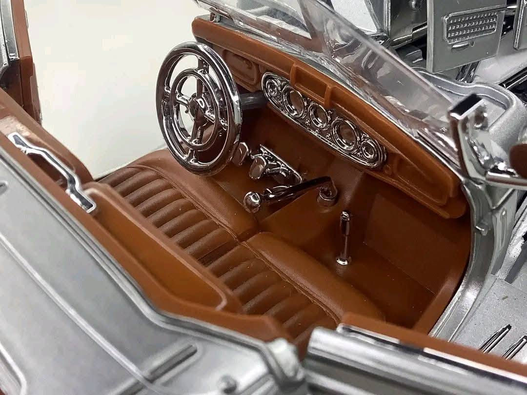 الفخامة  والجمال 🌹حديد ثقيل كوالتي ممتاز تتفتح ابواب بنيد جنطه محرك ضاهر سستم كامل صوت واضوية ستيرن متحرك دبلات امامية حجم ضخم 22سم القطعه فخمه ومميزة وثقيلة  التوصيل 5لايشمل اجور القططع


**إذا كنت صاحب هذا الإعلان وتريد حذفه لأي سبب، رجاءا أرسل رسالة إلى الدعم الفني**