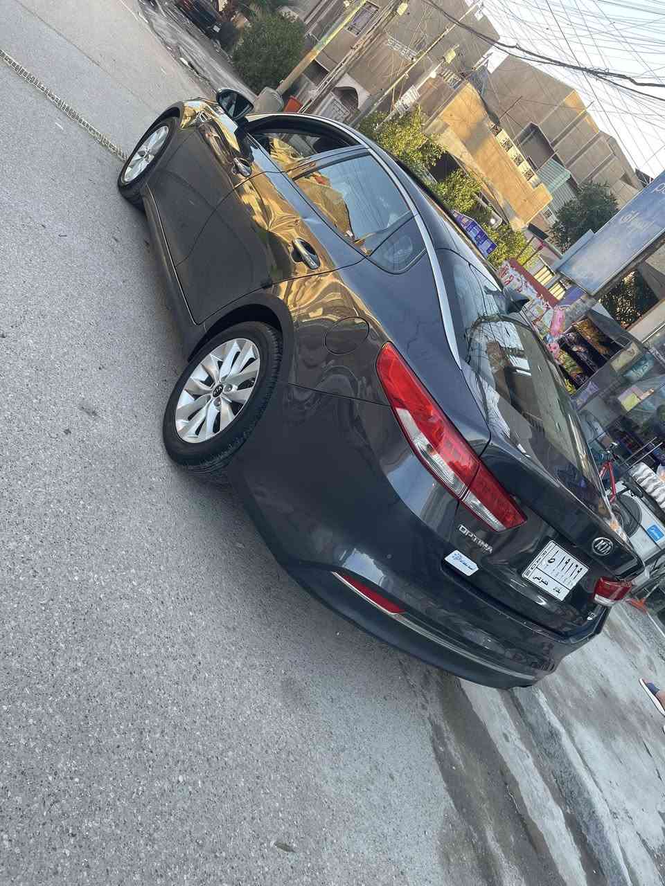 سلام عليكم كيا أوبتما 2017 حادثها باب خلفي الأيسر مكينه 2400 جاهزه وأي نقص مابيها سونرها موضح بصوره ماشيه 115 سياره فول مواصفات بصمه بانورما كشنات تدفئه تبريد رادارات سياره فول ١/١ بيها مواصفات ما ذاكرهن السعر 108 بيها مجال بسيط شراي يتصل غير متواجد ع الفيس العنوان بغداد الرقم ***********
