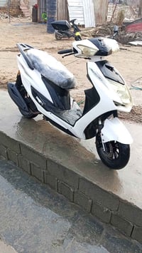 سكنس للبيع مكفول كفاله عامه من كلشي برغي ما مفتوح بيهه الدراجه مال جنا...