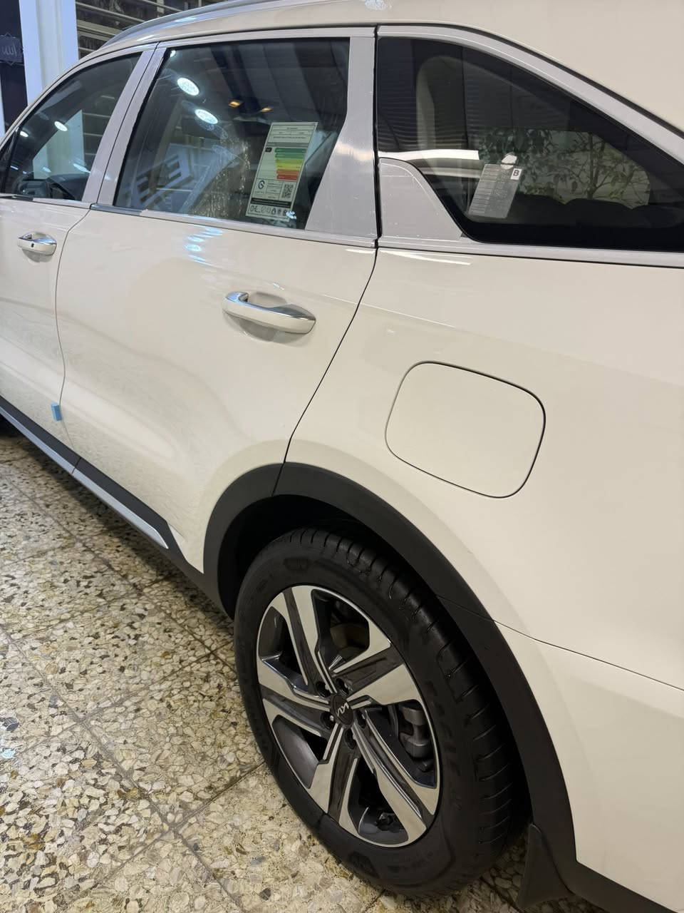 السلام عليكم سورنتو موديل 23 خليجي
مكفولة كفالة عامة 

مواصفات 

محرك 6 سلندر 

ماشيه 41

كير ماوس

سايد بريك كهرباء

شفتات ستيرن

بصمه تشغيل عن بعد

صندوق كهرباء 

أربع كراسي كهرباء 

حساس امامي خلفي

مكان السيارة بغداد 

السعر ٢٩٣ وبيها مجال 

للاستفسار ***********
