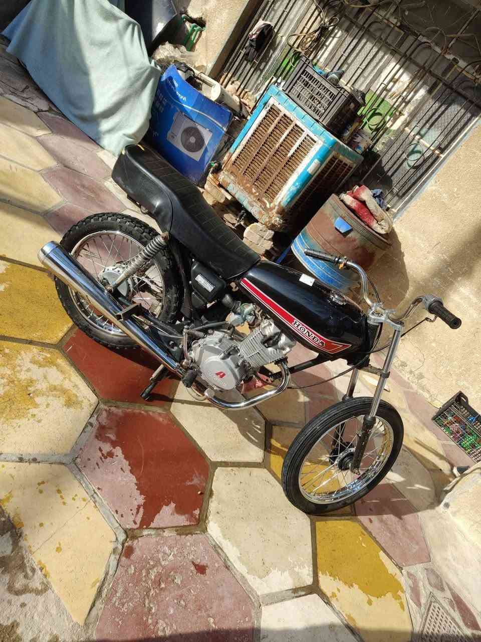 سلام عليكم شباب اربعه كير للبيع كلك الدراجه شوفت عينك الدراجه حلوه ما عايزهه شي مكينتهه فول شلعه ومعدل مكاني نجف حي النداء السعر400 وبيهه مجال ***********
