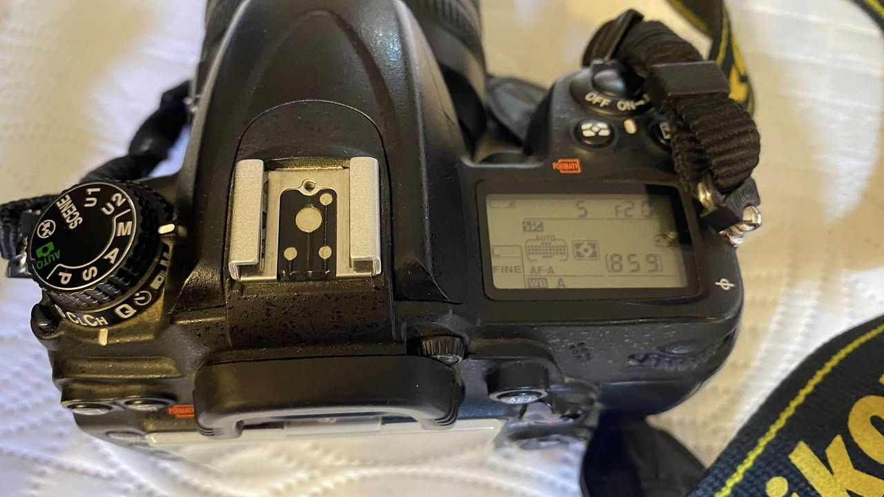 متاح نيكون 7000 نظيفة جداً مكاني زعفرانية *********** سعرها 475
