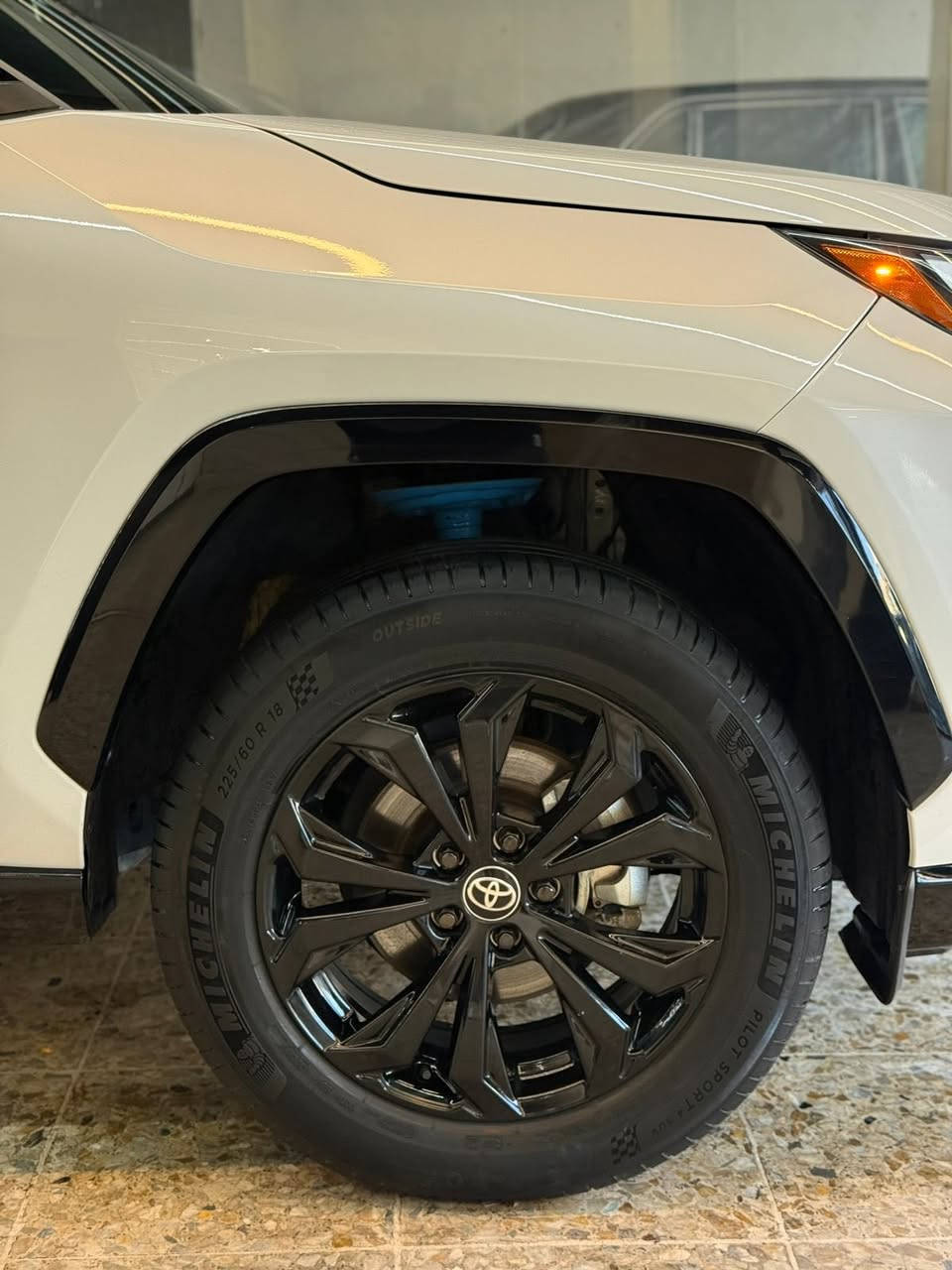 راف فور 
موديل 2024
الفئهxse 
 هايبرد 
سياره دخول. جديد. 
رقم اربيل . 
بدون حادث سياره كلين 
مكاني بغداد المنصور 
السعر 32500الف دولار 
  
صور حادثه منشوره او لحد اي كلي سعرك غالي كلشي اكو بل سوك هاي اعلى فئه
مكاني. بغداد المنصور 
. 
فول مواصفات واحد على واحد 
الي. يحب.  يتصل. 
***********
***********
