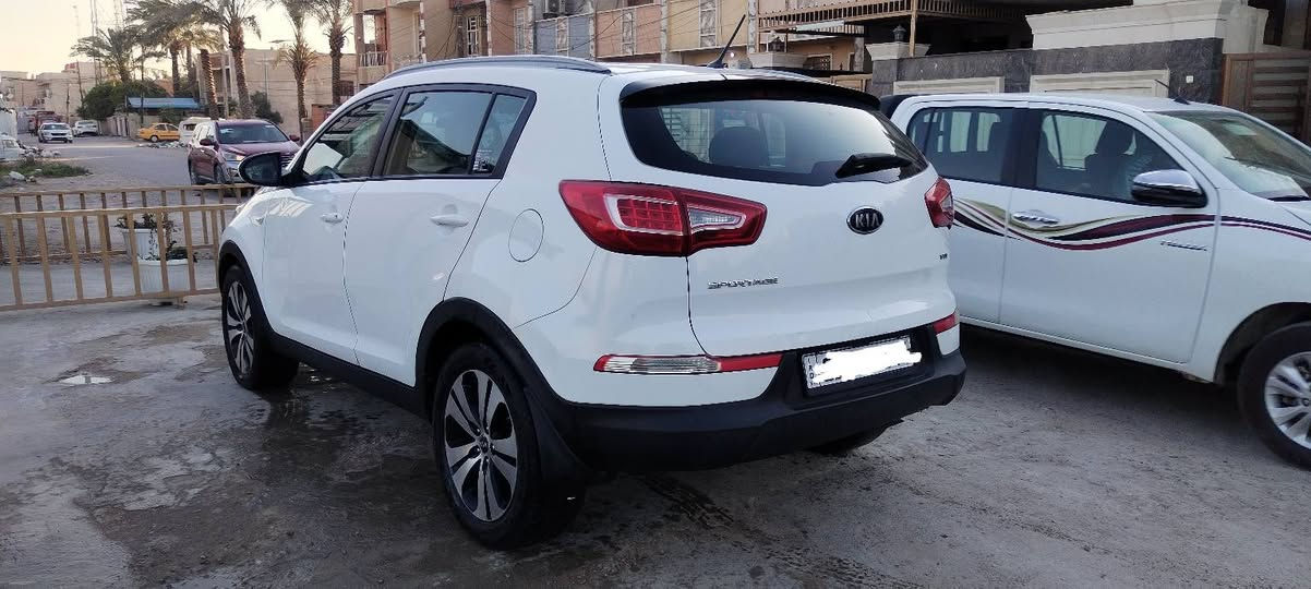 السلام عليكم للبيع كيه سبورتج 2014اصل   كاز واي محطه اتفول بيهه حصه  دخول جديد كص جنطه  شغل درجه اولاً لحيم باجات سياره جديده معنه الكلمه جاهزه من كلشي ومناقصهه برغي متومه وكامله شمالي انكليزي وسنويه لل 2030 سياره جديده مكان بغداد السعر 52 الرقم ***********
