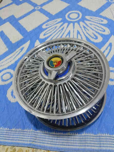 السلام عليكم شباب
كبات حجم15للبيع الشاخات حديد الاصليات بس هذا الكب المصوره تعبان الباقيات نضيفات جدد السعر 125 وبيهن مجال للشراي 
الرقم:***********
