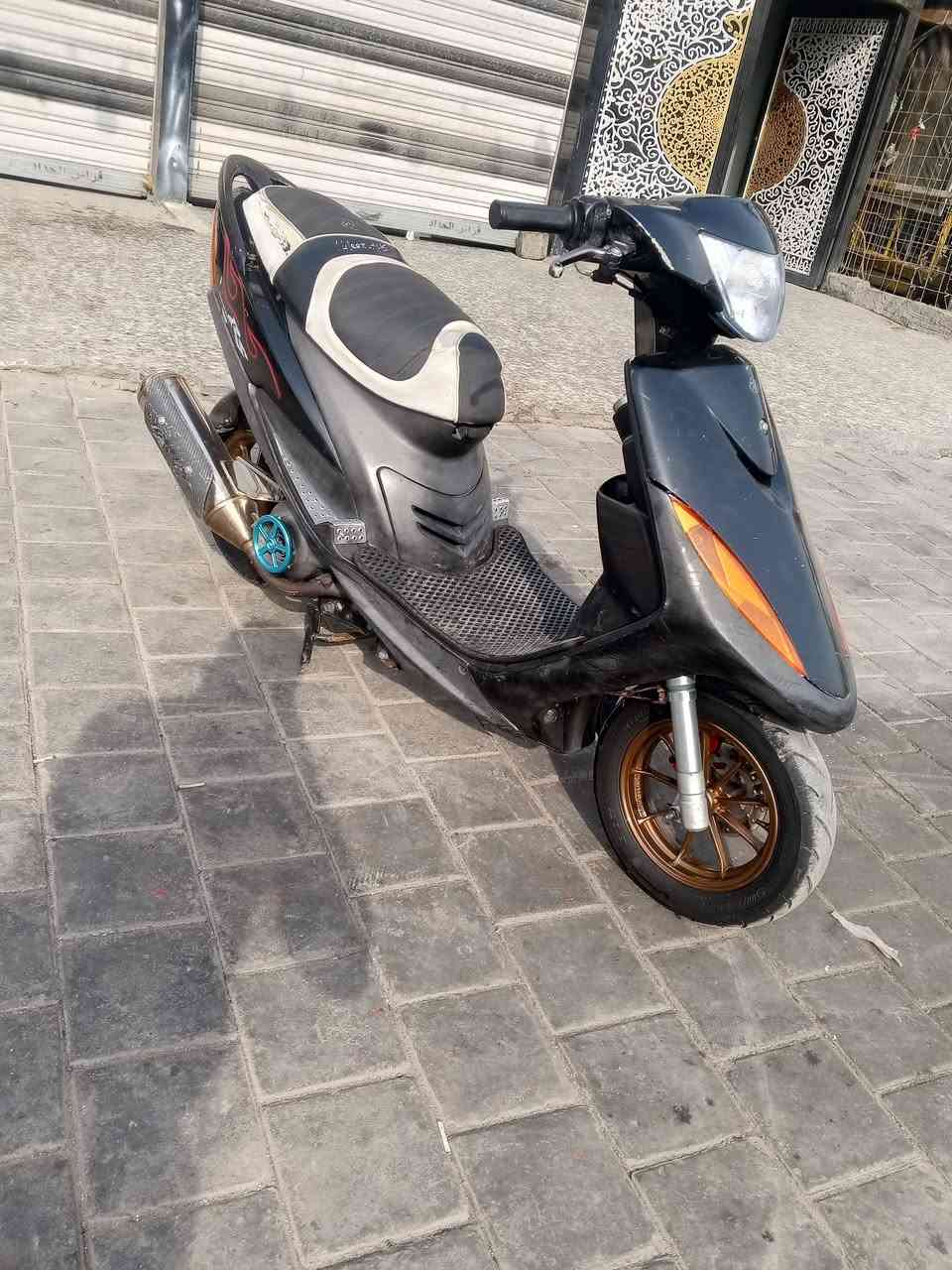 السلام عليكم ماكس عدله مال رمبه بيهه تزويد سمائي خفايف شوفت عينك وصالنصه اصليه واقيتهه كاربون ألياف والدراجه بلاديه مفتوحه السعر 900وبيهه مجال حك الجيه مكاني بغداد الامين الثانيه ***********
