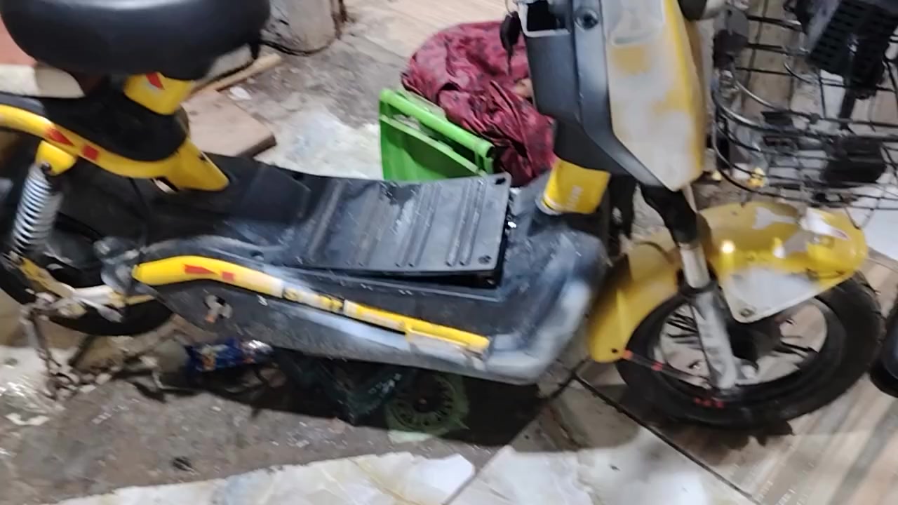 دراجه شحن طافيه ١٠٠ كوم حديد *********** قبله حي الجامعه
