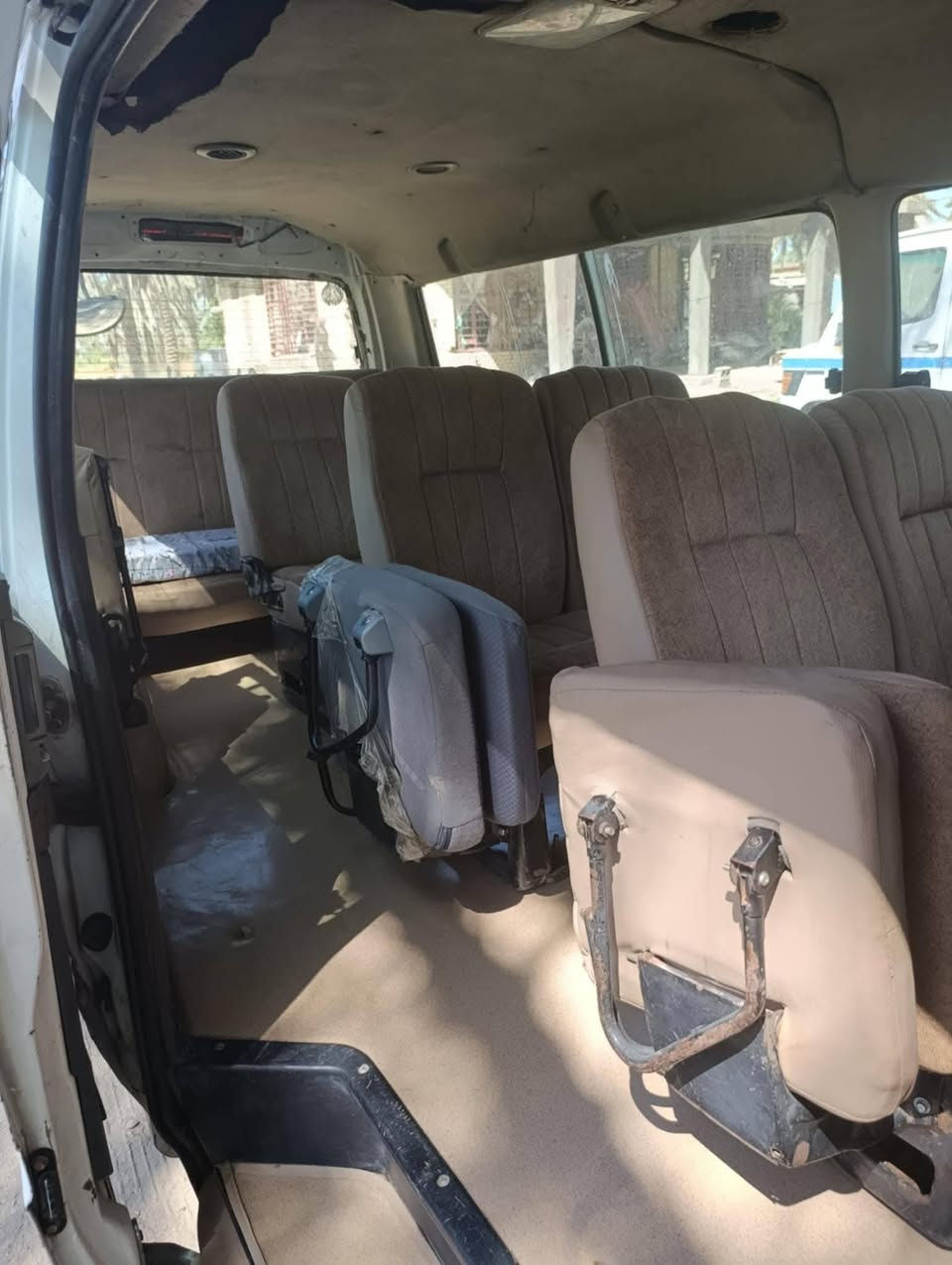 للبيع سياره جنبي اج وأن موديل ٢٠١٤بابل المكان دوشمه ومكينه وتخم تاير كله جديد ***********
