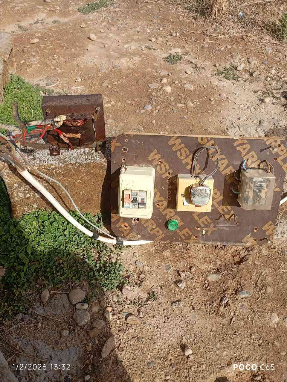 رافعه فولتيه كهرباء تحكم يدوي ملف نحاس البيع السعر 80 الاتصال بالرقم ***********
