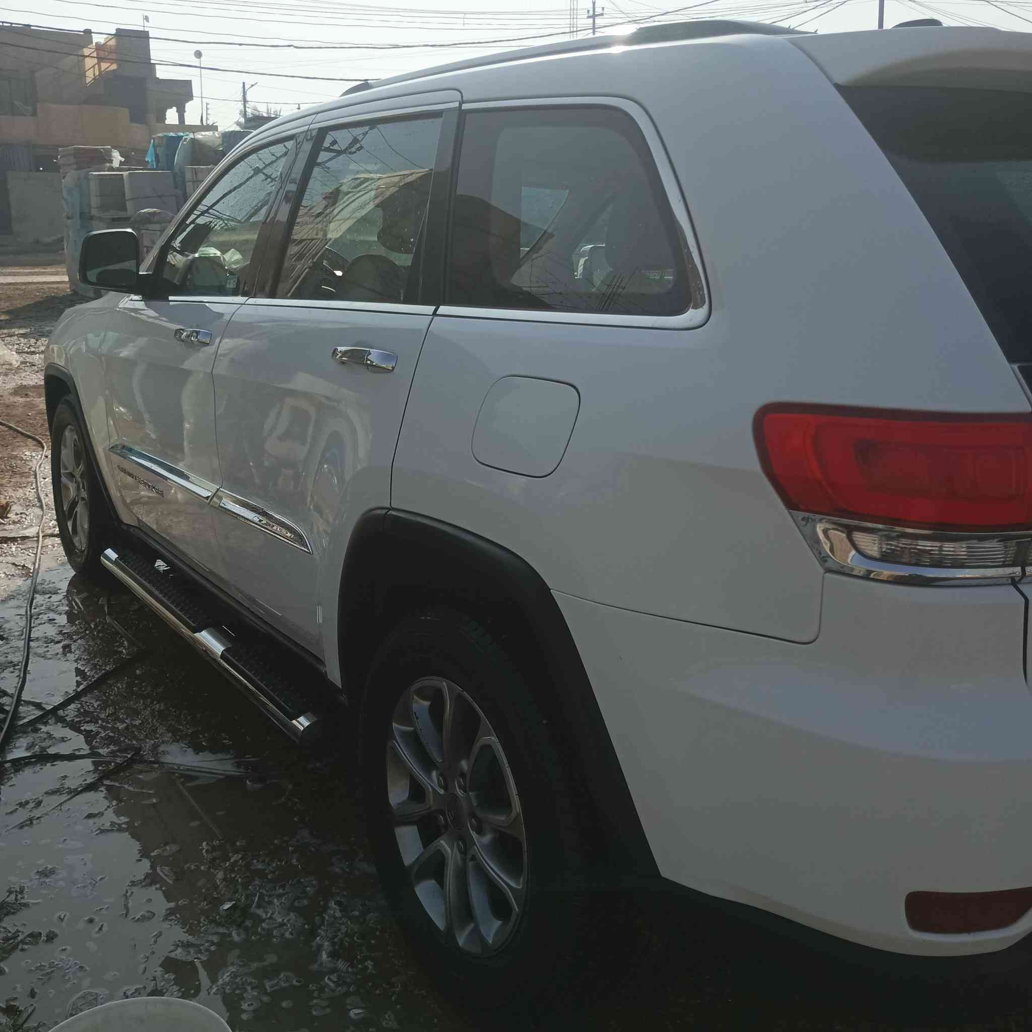 سلام عليكم 
للبيع جيب 
2014 
رقم بغداد دولي تحويل ثاني يوم 
وارد امريكي 
صور الحادث مرفق بل منشور 
محرك هيمي 
كير طياره 8نمر 
كير اكسل شاصي محرك كفاله على البرغي
العنوان صلاح الدين قضاء الدجيل 
***********
