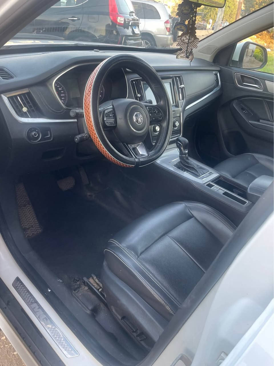 ام جي Rx5    فابريكا بالكامل اعلي فئه عداد 90 الف 
صيانات توكيل بدون توكيلات 01154246924
ورخصه  سنه فتحه سقف وبصمه وكرسي كهرباء


**إذا كنت صاحب هذا الإعلان وتريد حذفه لأي سبب، رجاءا أرسل رسالة إلى الدعم الفني**