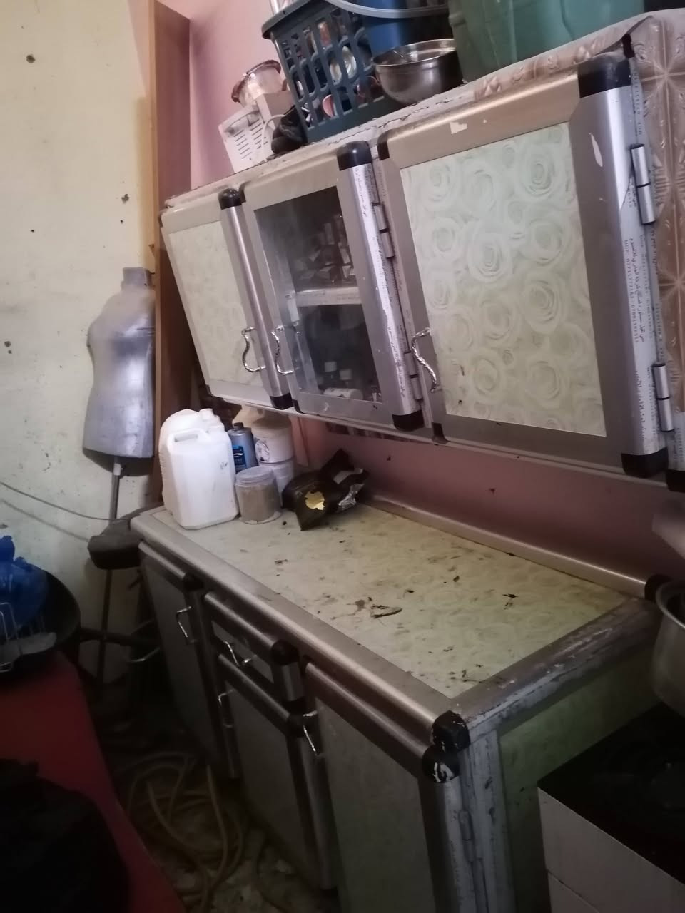 السلام عليكم اغراض صالون للبيع اليحب يستفير يدخل خاص ***********
