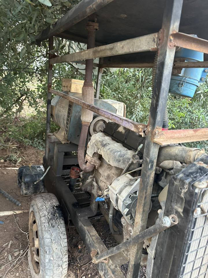 مولد كيا 2700 للبيع تجفيت جديد صار 20يوم تقريباً تشغيل سلف كامل مكمّل ماتصرف عليه ربع دينار محولة 35كيفي تريد سنكل تريد ثري فيز مسويله نضام السعر 13 ورقة بي مجال تواصل ***********
