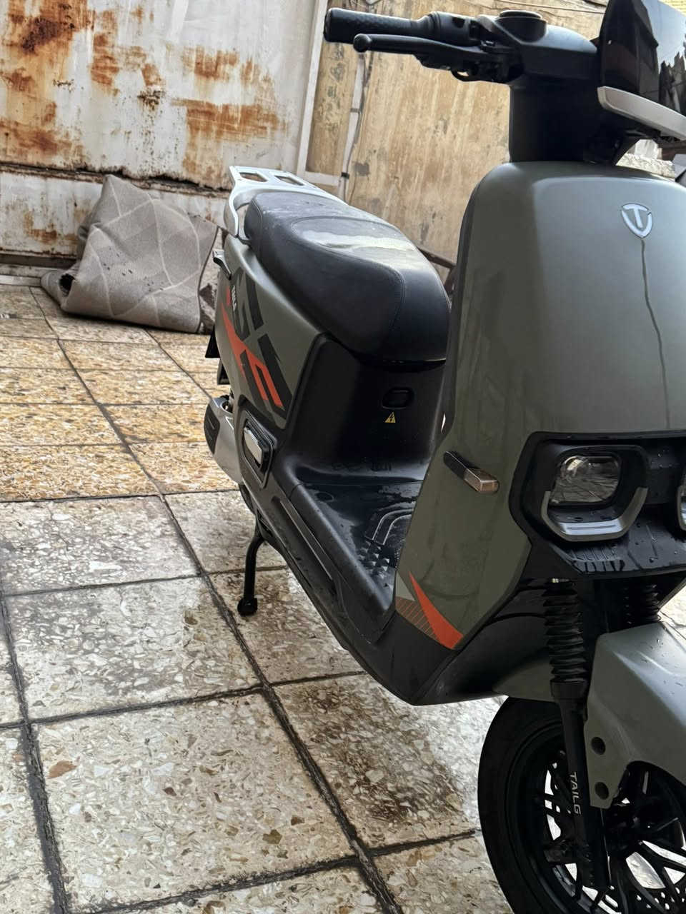 السلام عليكم دراجه شحن ريان ام عيون vlp دراجه تجي بصمتين 6 بطاريات كبار الدبل شحنه وحده تمشي 50 كيلو دراجه مابيه ولا شخط وصل شراء موجود ماخذه من فوجي دراجه تجي بيه بلوتوث اربع اشاير عالي ناصي مكاني بغداد الغدير ساحه ميسلون اللاتصال ***********
