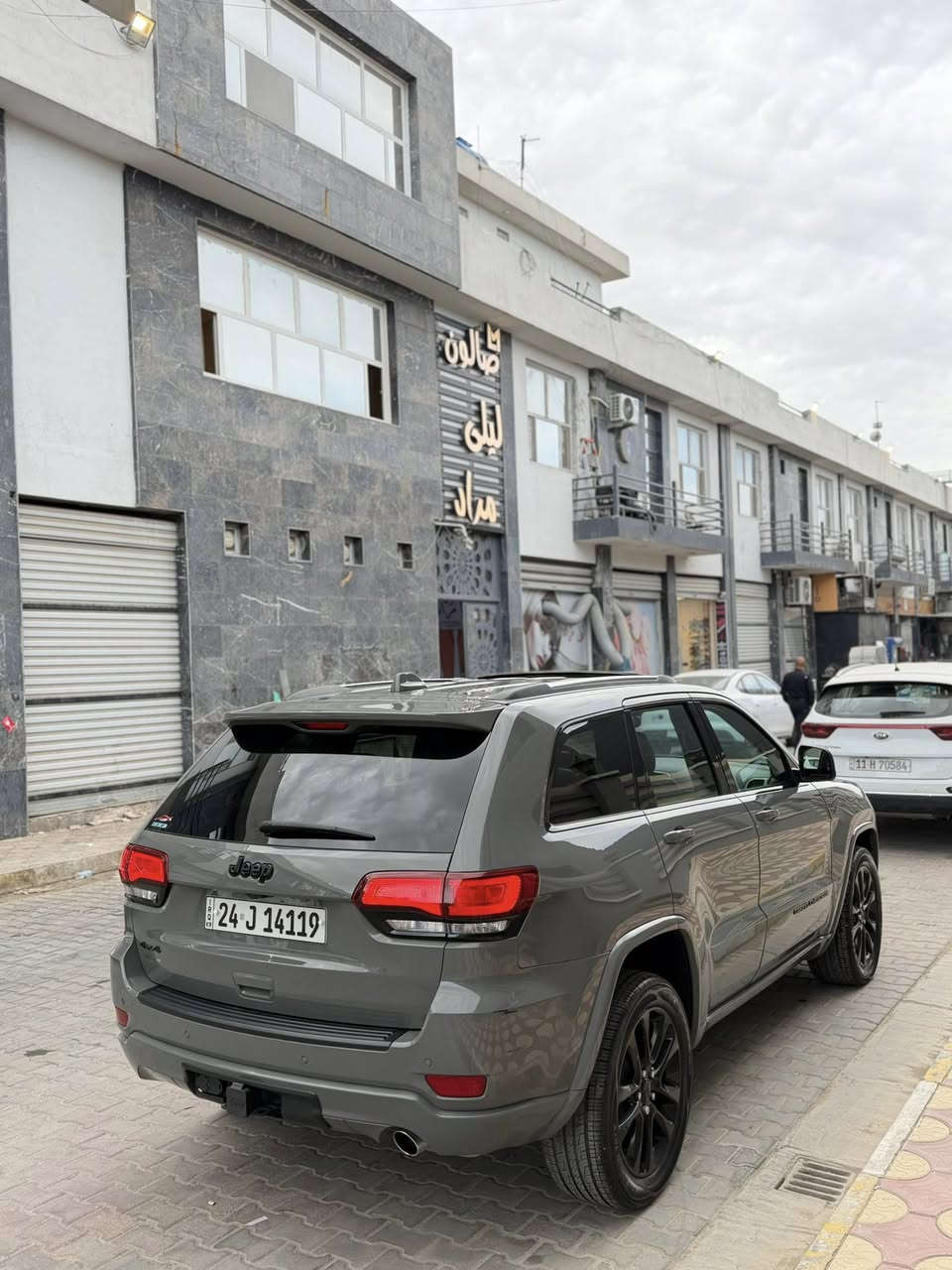 Jeep Grand Cherokee جيب بلاك توب كندية
مكفولة من الدعامية الامامية إلى الخلفية اللون / إسمنتي
موديل / 2021
الرقم شمالي سنوية بأسمي 2027
العداد | Mi 59600 قابل للزيادة
المواصفات :
فتحة / سقف سلايد
رادار جانبي / يمين & يسار
كشنات تدفئة & كهربائي
كشنات جلد & شاموه
تبريد / قطعتين امامي & خلفي
ستيرن تحكمات فول & تدفئة ستيرن
Eco & Sport / نظام البانزين
بصمة تشغيل عن بعد شاشة كبيرة متحركة
AUX & USP / مداخل
المحرك / 3600
الصندق كهربائي
حساس خلفي
هوك خلفي كهربائي
دفع رباعي أوتوماتيك 4* 4
معروضة ب 32 وبيها مجال بسيط 
***********
