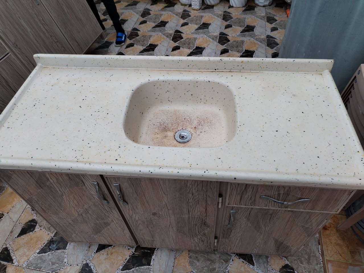 كاونترالمنيوم 3قطع الطول مترين اونص  السنك مرمر مستعمل شي قليل السعر 300الف اوبي مجال ***********
