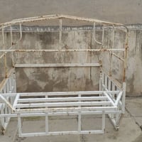 چنچ بيكب • نيسان • أقواس