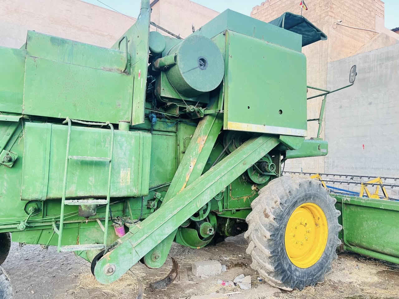 للبيح ٨٤رقم وسنوي معمر كامل جاهز مكينة تحمير
***********
