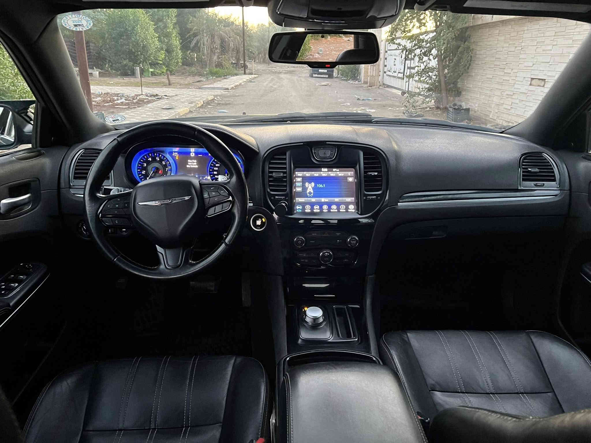 السلام عليكم اوباما موديل 2018 سياره كلين بس دعاميه سياره تو ويل أربيل بسمي ماشيه 99 السياره كلش نضيفه وحلوه مكان السياره ب جادريه والسونار موضح كدامك ***********
سعره 215
