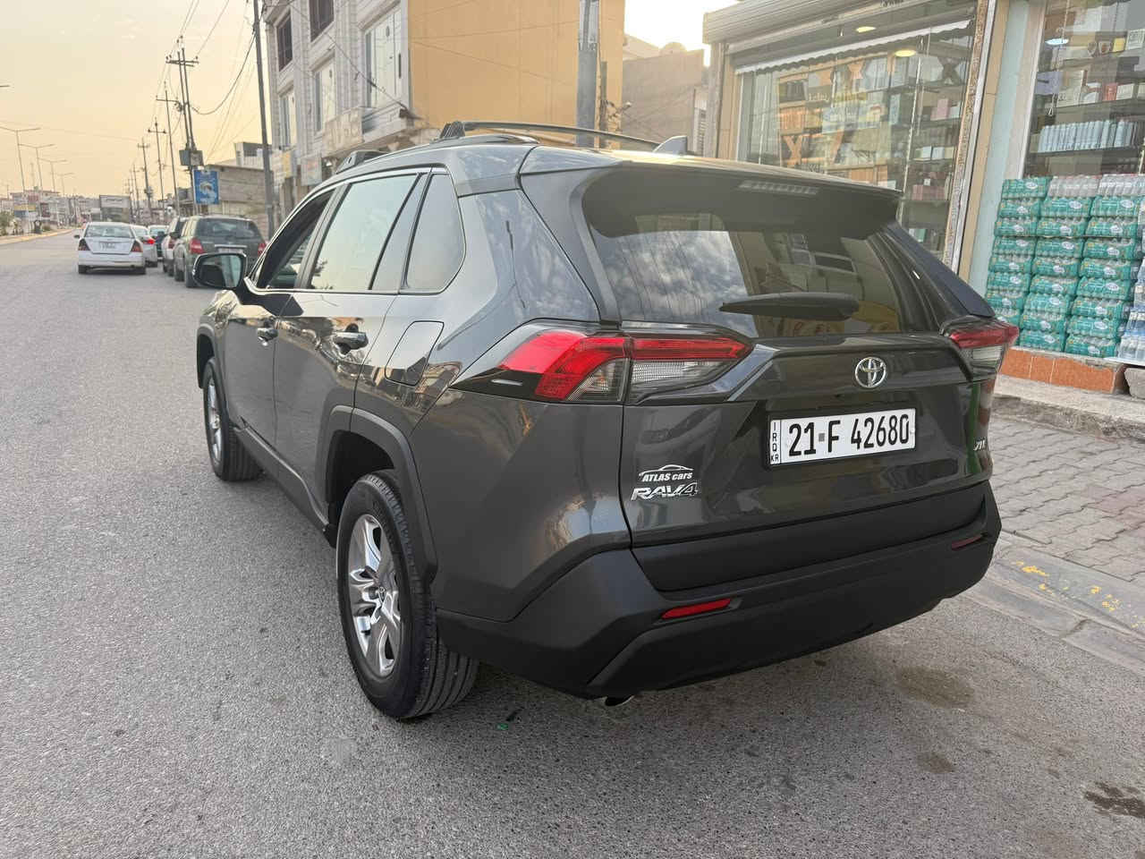 تويوتا راف فور. XLE
الموديل 2023 
اللون: فيلي
عداد المسافة 25  الف مايل
الضرر قبغ صندوق مبدل ومصبوغ وبنيد وجاملغ ١٠ سم تعديل بارد - ايرباگات سليمه 100 ٪100 
وصور الضرر مرفق مع الصور
سيارة مرقم وجاهز  
رقم الشاصي: 2T3W1RFV4PW280297
المواصفات:   XLE
فتحه سقف
بصمه تشغيل
بصمات ابواب
باب صندوق كهربائي 
كشن السايق كهرباء
تحكم ستيرن
رادار امامي
رادار خلفي
نقاط عمياء
قياده ذاتيه
تحديد مسار
اوتو هولد
نضام ايكو نورمال سبورت
مانع انزلاق 
مكان كركوك
للاستفسار 

***********
