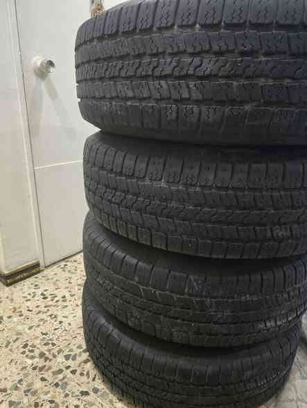 السلام عليكم 
تخم تاير مع الويل قياس 17
كوديير امريكي انتاج 23 نظافة 75 %
السعر 400.000 الف دينار 
للتواصل ***********
