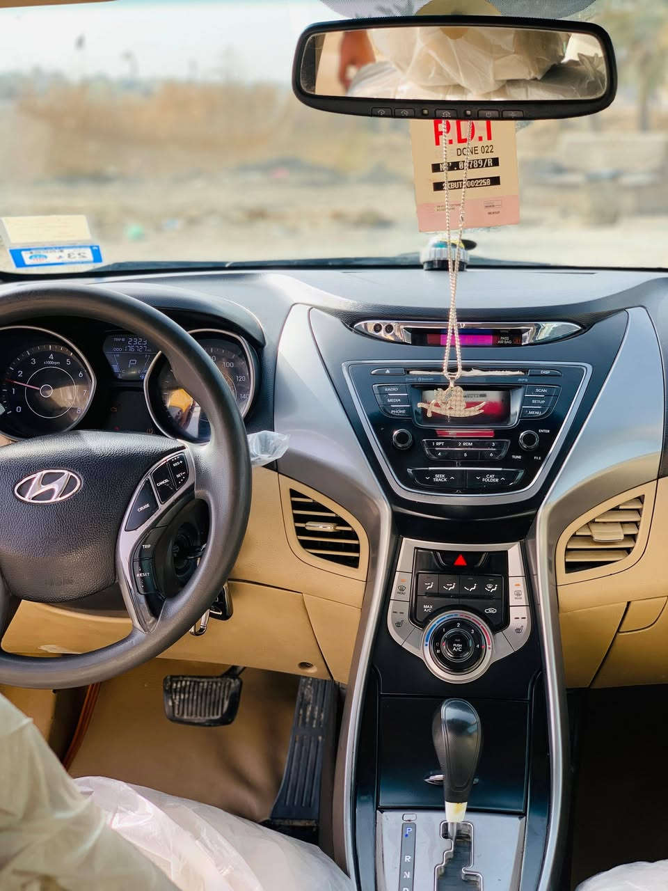 السلام عليكم 
من رخصت الادمن المحترم... النترا 2013 ليبل واحد عده الجاملغ الامامي فقط .. بغداد بسمي هيئه وغرامه مصفره مكينه جديدة مبدلها.. كير كفاله تبريد حداديه خير من الله
مكان ورديه خارج 
الرقم ***********
        ***********
