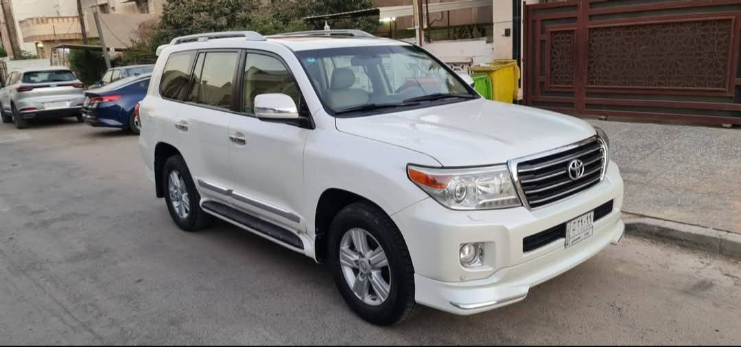 لاندكروز ٢٠١٣
محرك٨ /٤٦٠٠
مكفولة من الصبغ
بارد قليل بالباب الخلفي 
ماشية ١٦٢ حقيقي 
مكفولة كير ومحرك تايرات باتري كله جديد 
واتساب *********** / السعر ٣٩ بيها مجال
