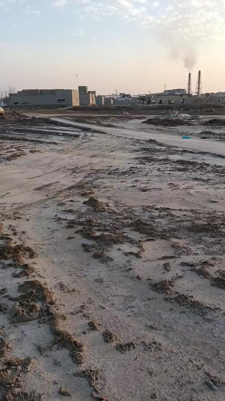 السلام عليكم قطعه 250متر منطقة الصخيين طريق الجامعه شارع علي الاكبر مثل ماموضحه بالفديو للاستفسار الاتصال على الرقم ***********
