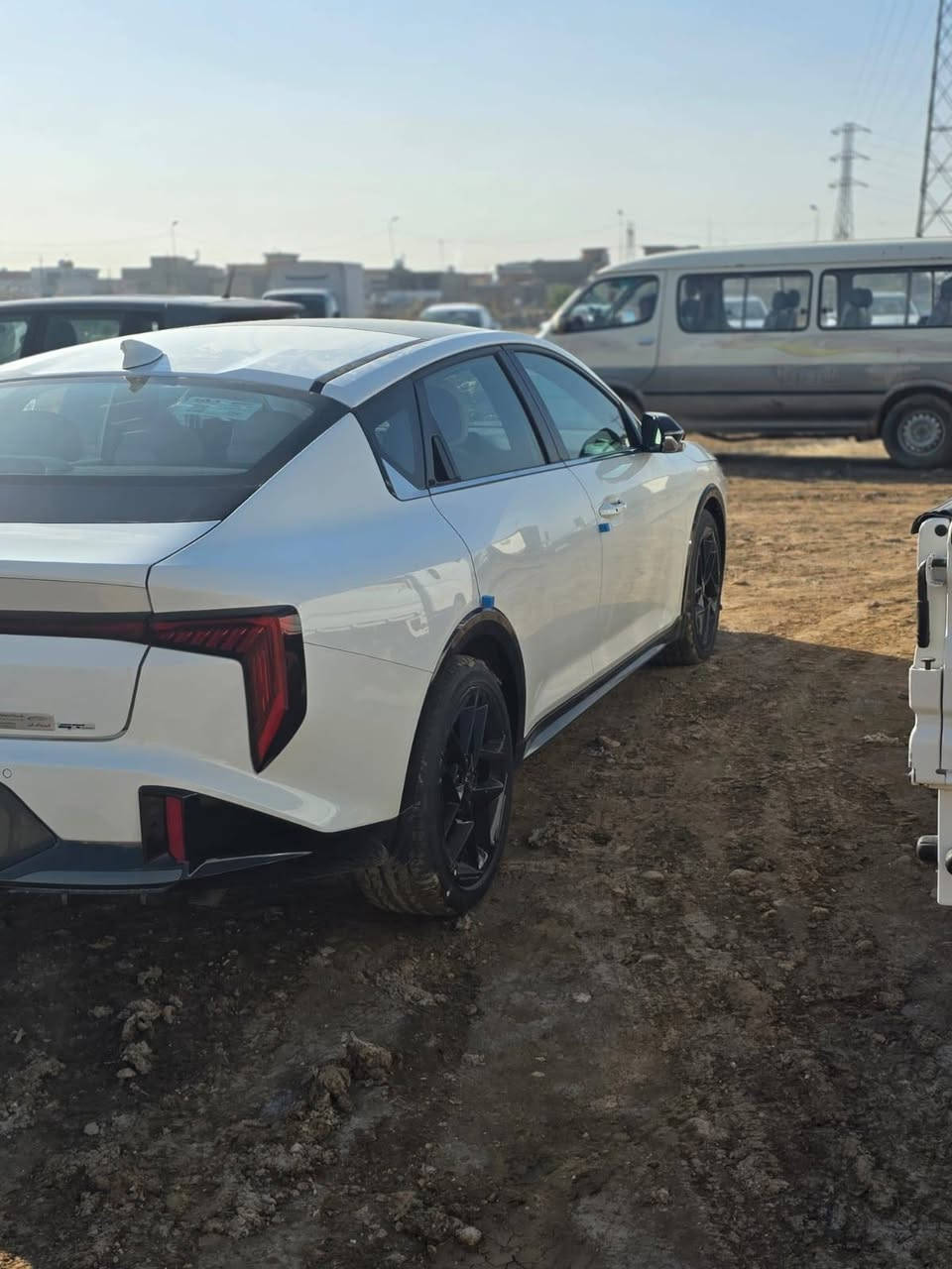 السلام عليكم k4 خليجي جيتي لاين موديل 2025 السياره فول مواصفات محرك 2000 دوش ضمان الدوليه بيها 12 تبديله دهن وبيها صيانه سنه مجانيه عل طريق ماشيه 200 كيلو فقط رقم بغداد السعر 33 مليون وبيها مجال قليل للاستفسار خاص او الاتصال ***********
