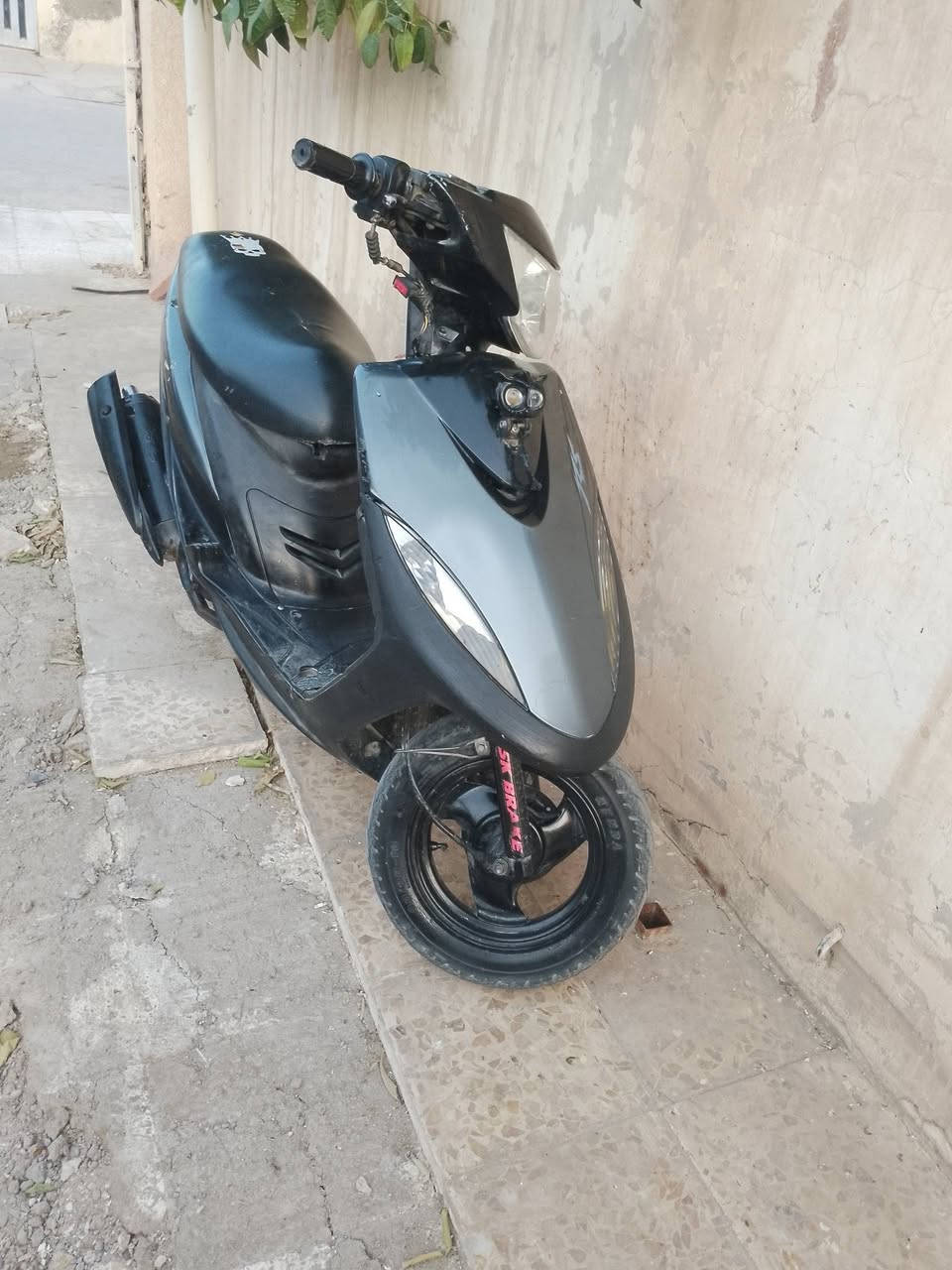 سلام عليكم  ماكس عدله ياباني محرك مفتوح  49 سلف شرط  دراجه ناعمة  بصمه هندر كهربائيات كلها شغاله  هورن اشاير لايت عالي ناصي عداد لونين شرط شلعه معدل صالنصه fmسلف رياضي كلجات بلادي مال تفصيخ نقص فقط سبايدر سعر 550وبيها مجال للطيبين للستفسار ***********
