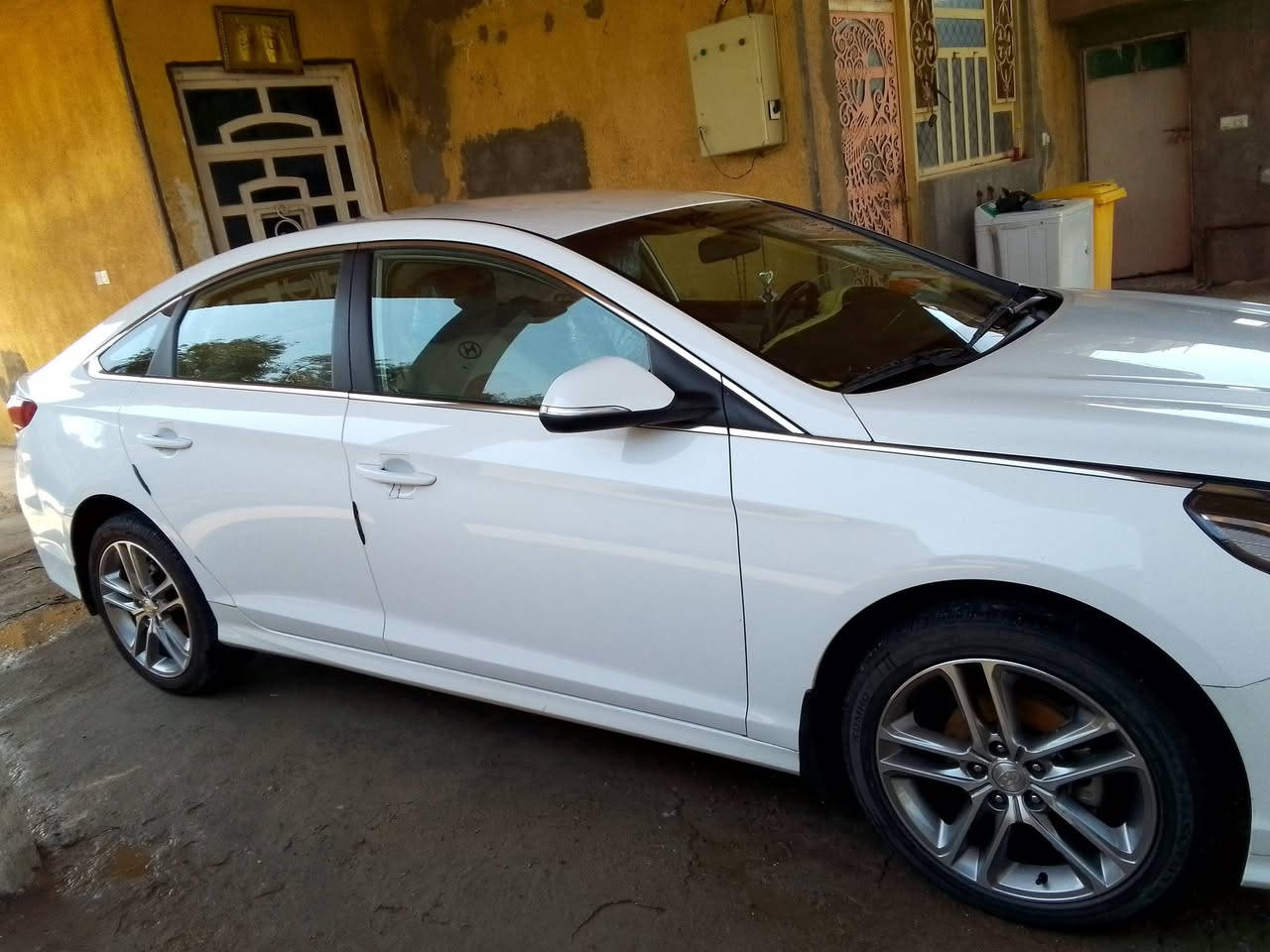 للبيع سوناتا خليجي موديل 2018  
رقم سليمانيه انكليزي 
بيهه ضرر دعاميه وبدنه وبنيد وايرباكات الغود وشواصي مكفولات 
المحرك والكير مكفولاات سيارة كلها مكفوله عدة هذن المذكورات 
سنويه نافذة لغايه 2028/5/24 سيارة بسمي تريد تحويل تريد وكاله 
للاستفسار ***********
*********** اتصال واتساب
