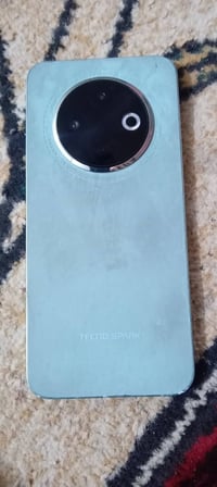 الجهاز للبيع اسمة تكنو SPARK 30c الذاكرتة 256 للبيع الجهاز نضيف يخبل ا...