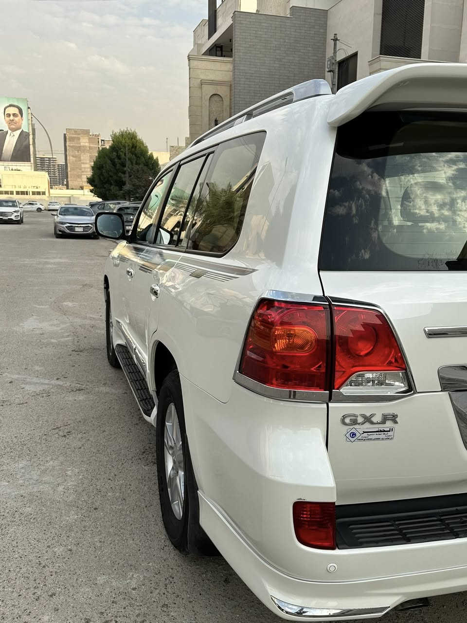 السلام عليكم لاندكروز ٢٠١٤ 
Gxr 
ماشيه ٨٢ الف قابل للزياده 
تبديل جاملغ امامي عكس السايق والدعاميتين 
38000$ 
نقداً فقط 
*********** 
التواصل واتساب فقط
