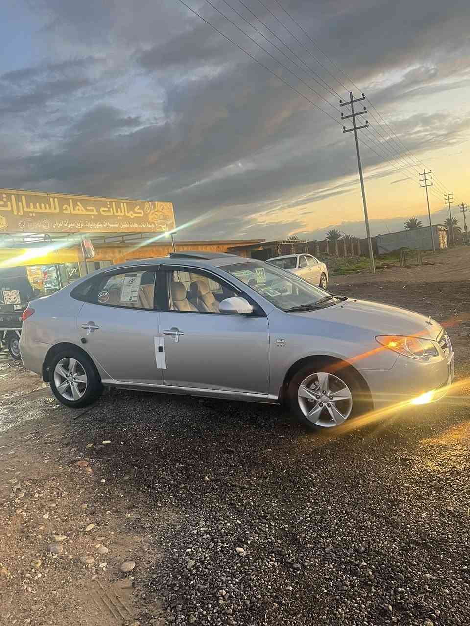 السلام عليكم للبيع أفانتي دخول جديد محرك 16 شرط  كير اوتو شرط دكشن عالي بلادي السياره جديده لارصعه ولاا شخط موصفاتها حساسات خلفيه تبريد بيانو  أضاء بل مري صدر جديد طبه تخم تاير جديد  كشنات جلد تدفئه بل كشنات مري شفط  اربع دسك كشن سايق جكات تحكم ستيرن ويل 15 اصلي  السياره جديده بمعنئ الكلمه احلا من الصور شرط تراي وكشر زيررو.    السعر 43وبيها مجال 
مكان السياره تكريت لاستفسار ***********
