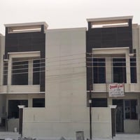 كل بيت مساحته ٧٥ متر واجه ٦ نزال ١٢ ونص كل بيت استقبال٣ غرف و٣ خدمات ب...